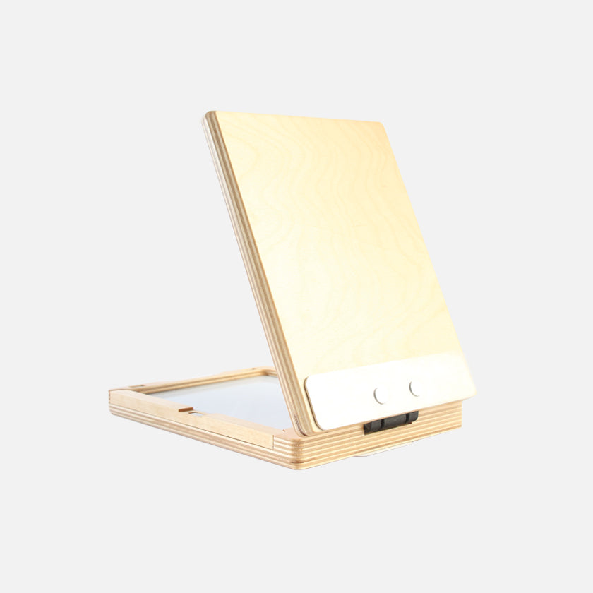 u.go Plein Air Anywhere Pochade Box, 6" x 8" model, slim lid design